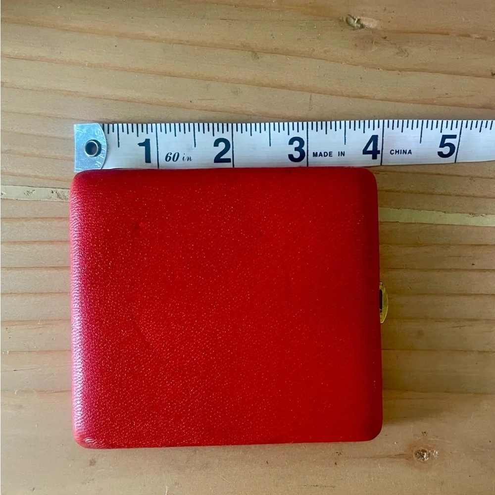 Dunhill cigarette red